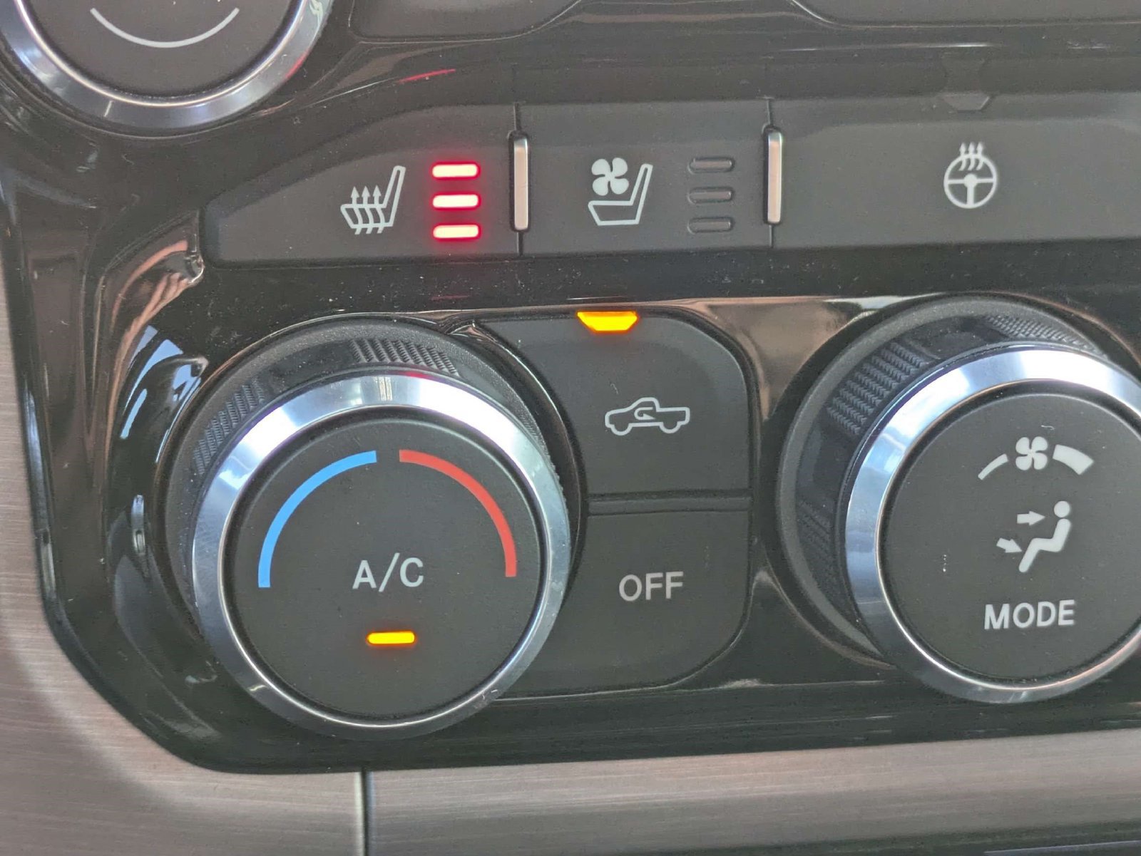 Used 2022 RAM 1500 Limited w/ Body Color Bumper Group AWD/4WD image 26