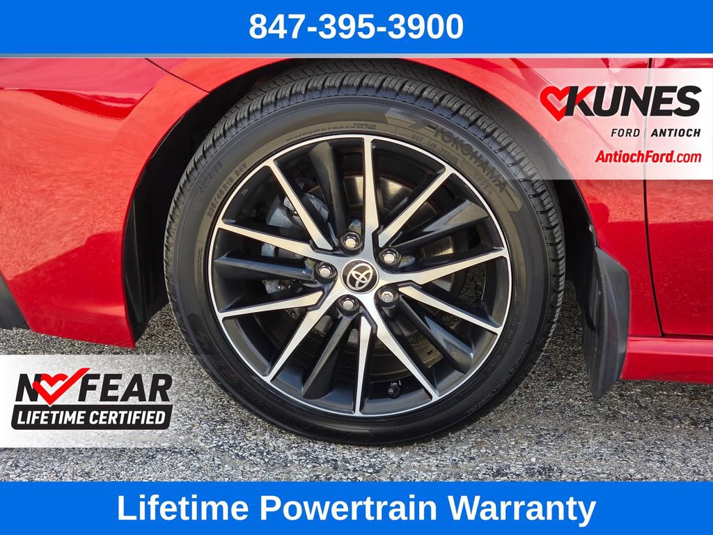 Used 2021 Toyota Camry SE w/ Cold Weather Package image 12