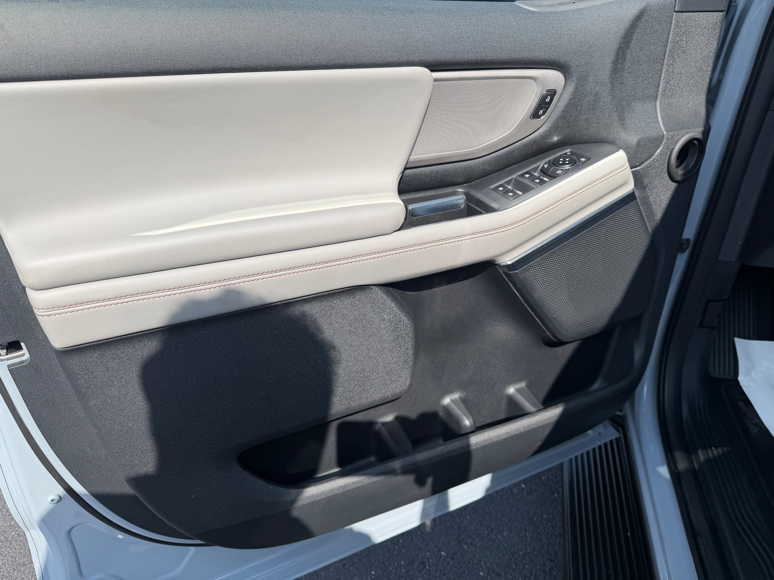 Certified 2025 Ford Expedition Active AWD/4WD image 19