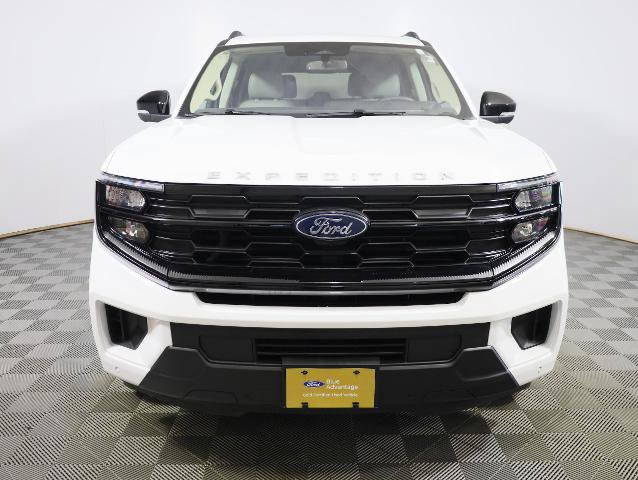 Certified 2025 Ford Expedition Active AWD/4WD image 3