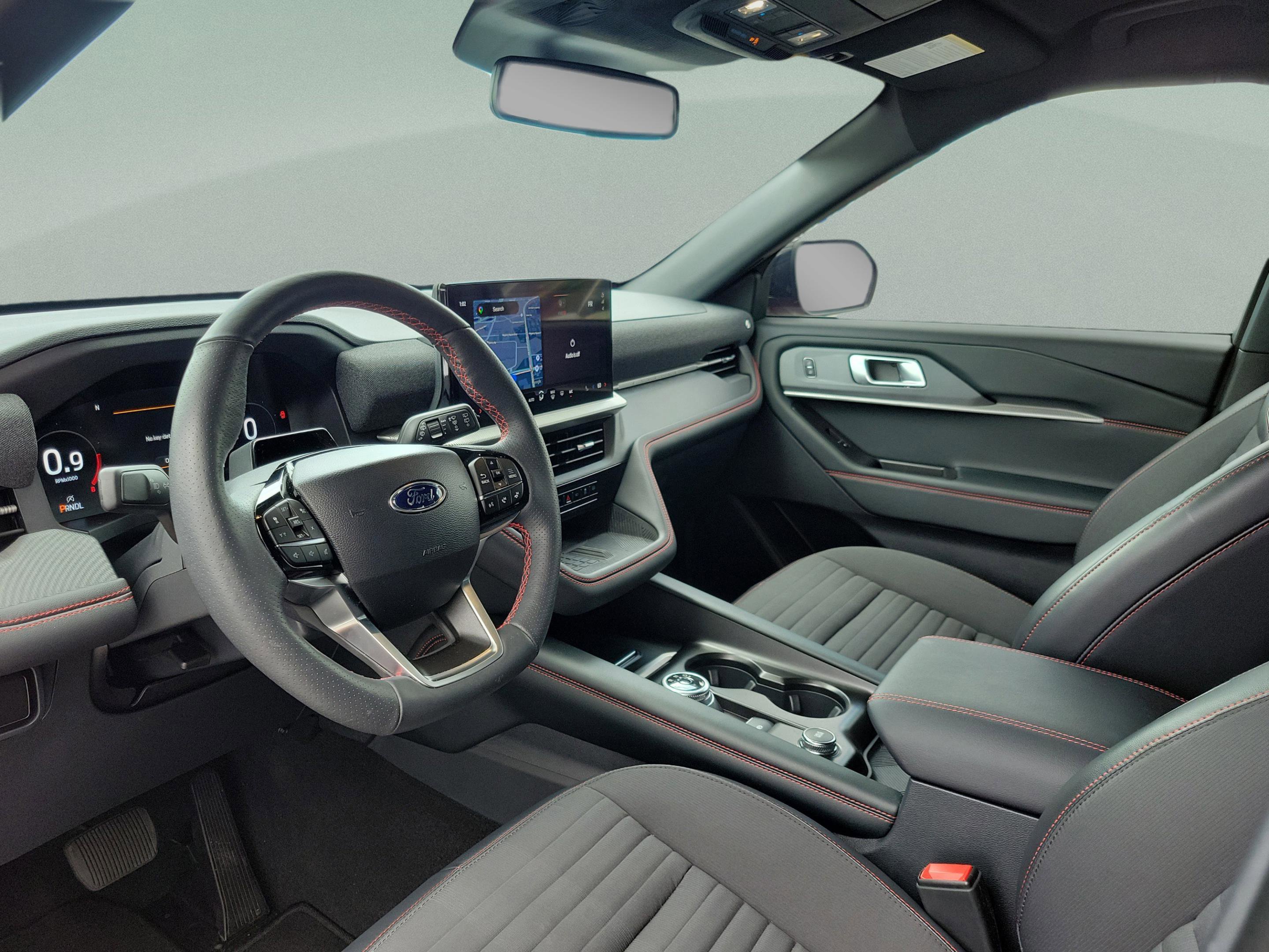 Certified 2025 Ford Explorer ST-Line w/ Premium Package RWD image 16