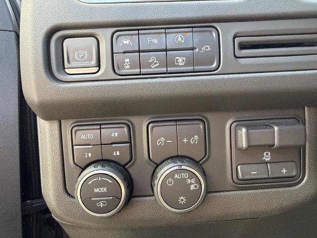 Used 2022 Chevrolet Tahoe Z71 w/ Z71 Off-Road Package AWD/4WD image 21