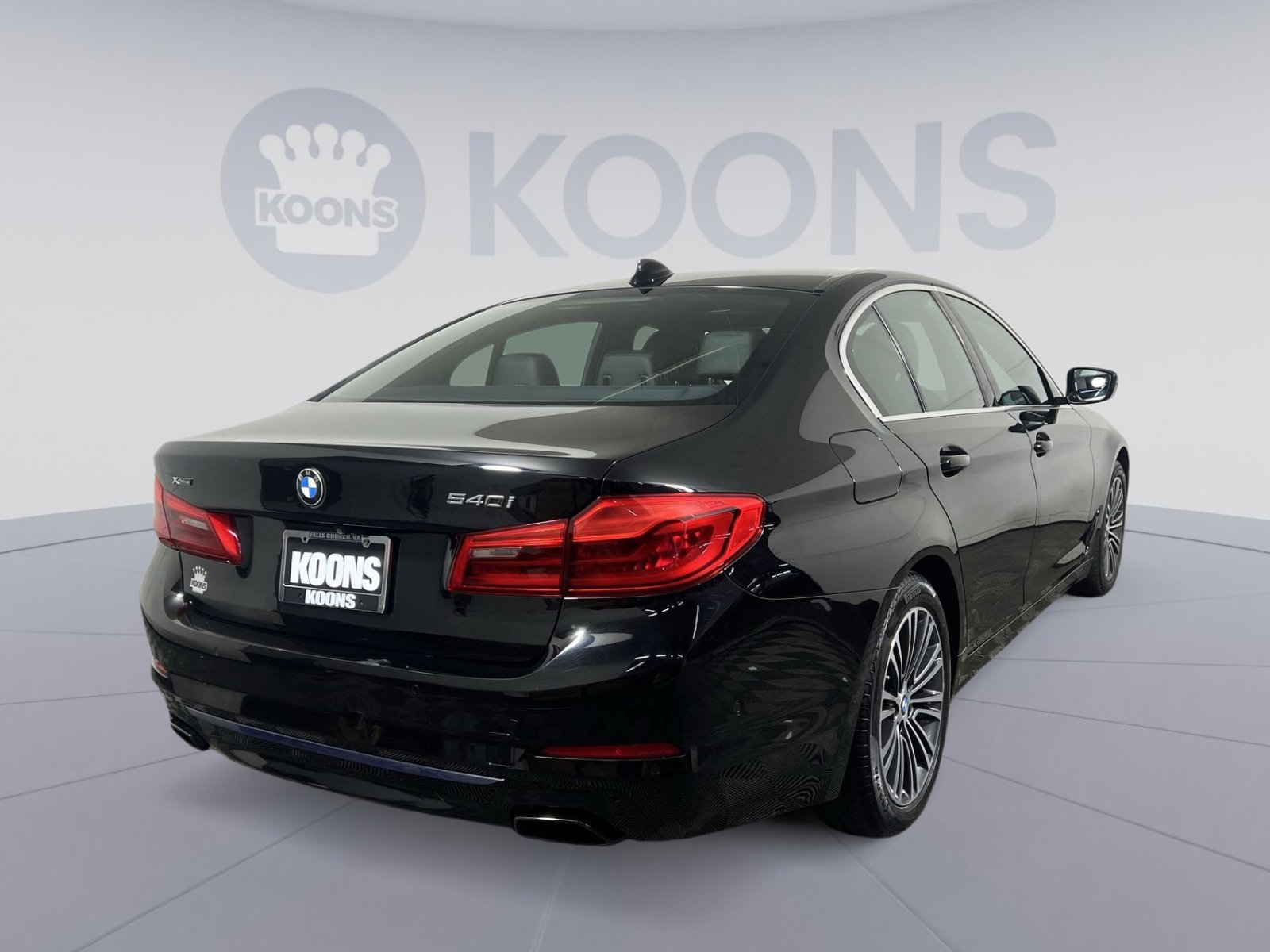 Used 2019 BMW 540i xDrive w/ Premium Package image 7