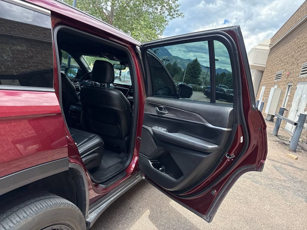 Used 2024 Jeep Grand Cherokee L Limited w/ Trailer Tow Package AWD/4WD image 24