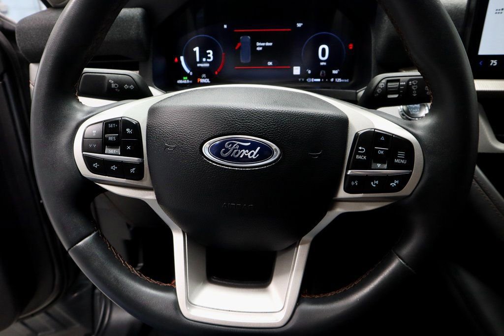 Certified 2025 Ford Explorer Active AWD/4WD image 31
