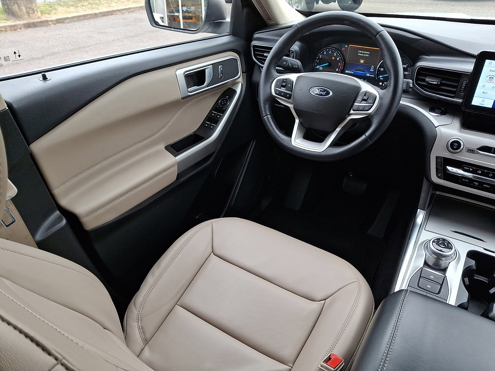 Certified 2023 Ford Explorer XLT w/ Equipment Group 202A image 14