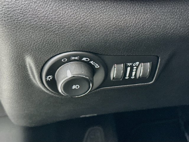 Used 2024 Jeep Compass Limited w/ Elite Group AWD/4WD image 14