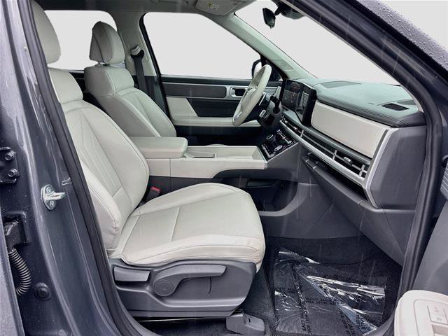 Used 2025 Hyundai Santa Fe SEL FWD image 28
