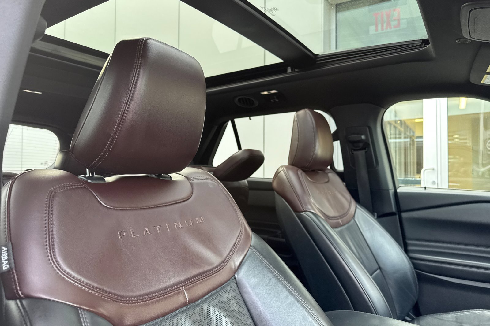 Certified 2020 Ford Explorer Platinum w/ Premium Technology Package AWD/4WD image 18