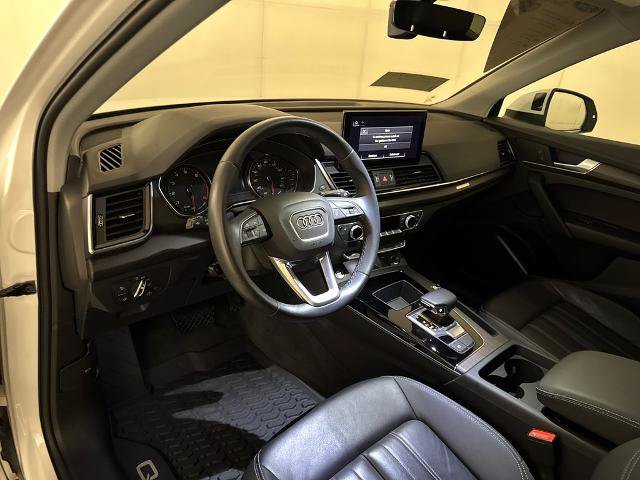 Used 2023 Audi Q5 2.0T Premium w/ Convenience Package AWD/4WD image 16