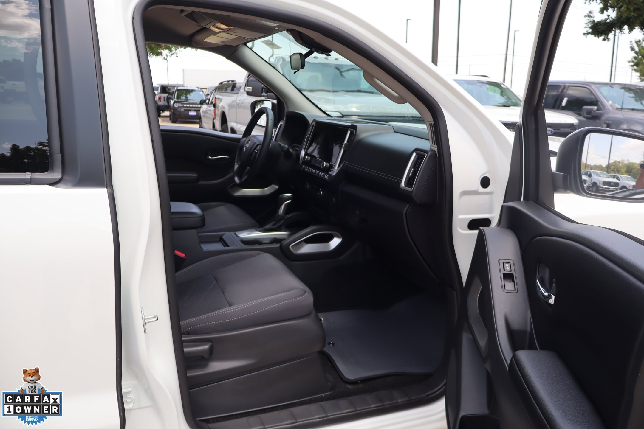 Used 2025 Nissan Frontier SV w/ SV Convenience Package RWD image 30