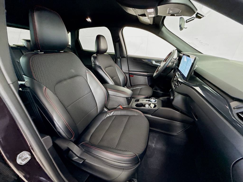 Certified 2023 Ford Escape ST-Line w/ Tech Pack #1 image 28
