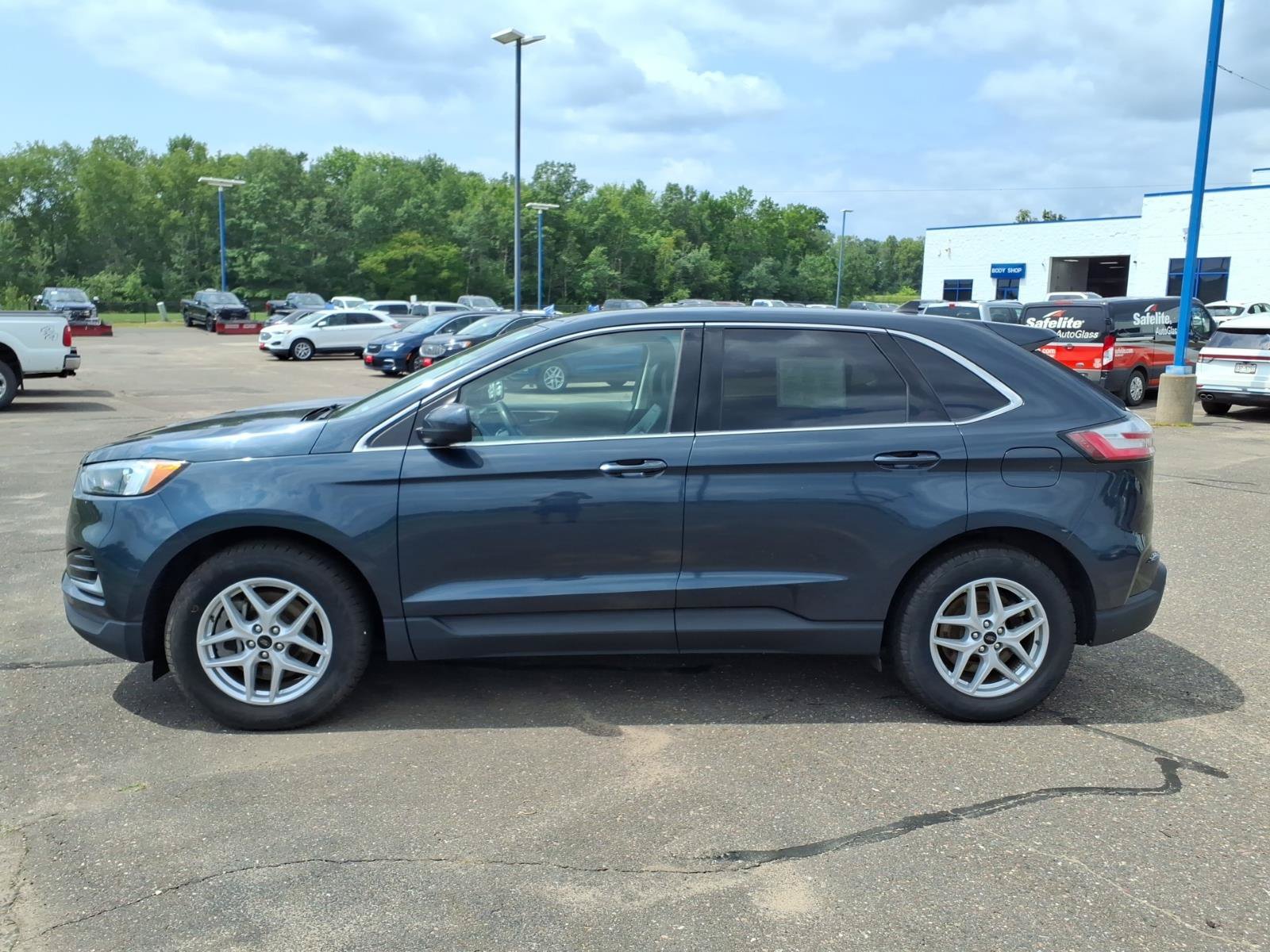 Certified 2024 Ford Edge SEL AWD/4WD image 2