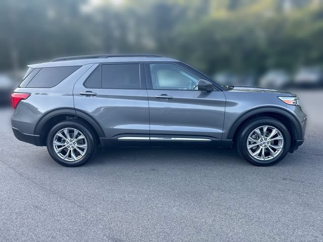 Certified 2021 Ford Explorer XLT w/ Equipment Group 202A AWD/4WD image 9