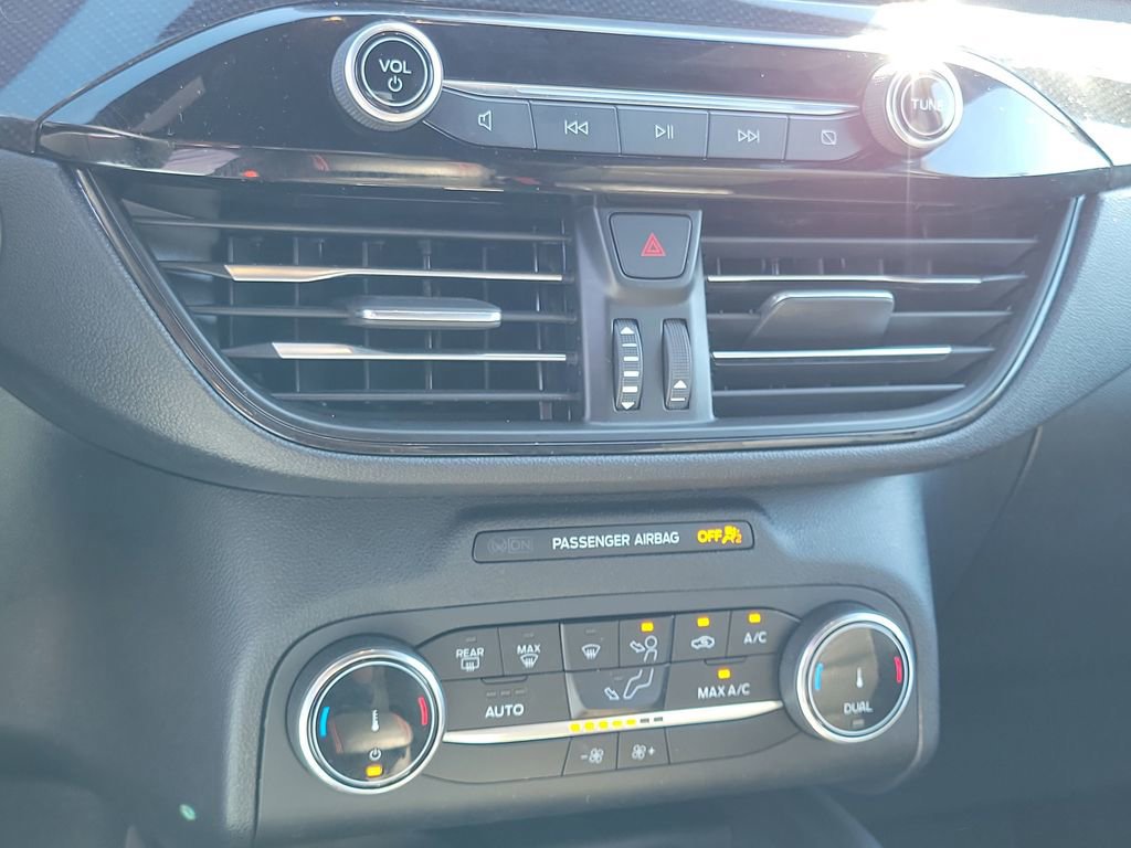 Certified 2025 Ford Escape ST-Line AWD/4WD image 28