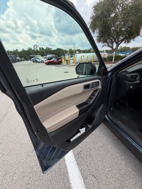 Certified 2020 Ford Explorer XLT w/ Equipment Group 202A RWD image 8