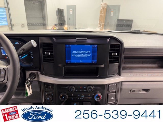 Certified 2025 Ford F550 4x4 Crew Cab Super Duty image 14