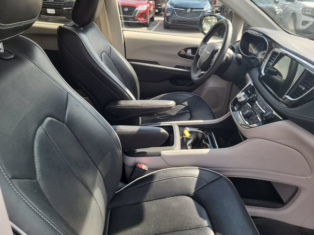 Used 2024 Chrysler Pacifica Limited FWD image 29