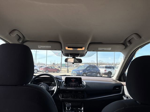 Used 2023 Nissan Rogue S image 44