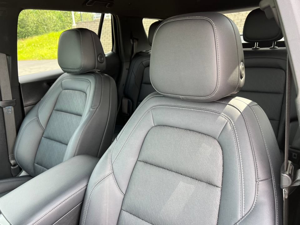 Used 2025 Chevrolet Equinox LT w/ Convenience Package II AWD/4WD image 11