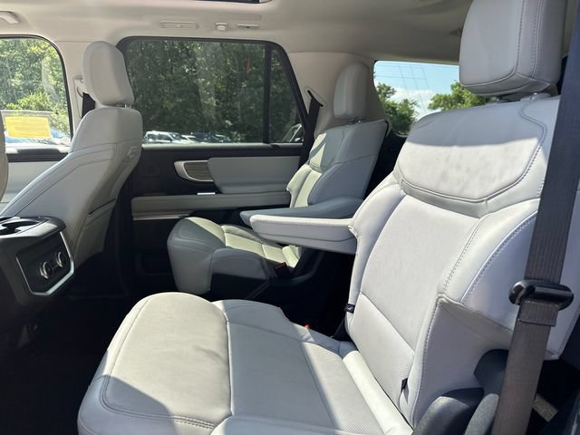 Certified 2025 Ford Expedition Platinum w/ Driver's Package AWD/4WD image 19