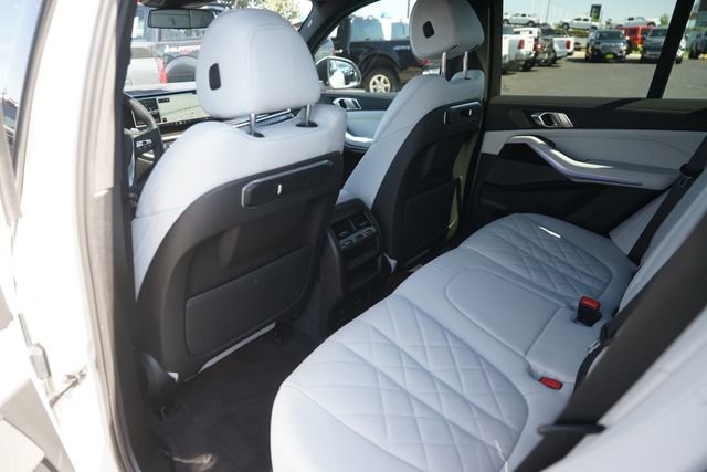 Used 2024 BMW X5 sDrive40i w/ Premium Package RWD image 12