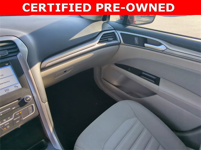 Certified 2017 Ford Fusion SE w/ Fusion SE Technology Package image 18