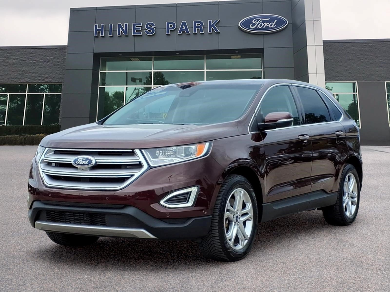 Certified 2018 Ford Edge Titanium w/ Equipment Group 302A AWD/4WD image 3