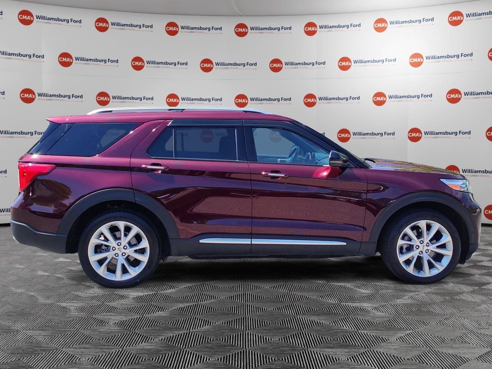 Certified 2022 Ford Explorer Platinum w/ Equipment Group 601A AWD/4WD image 6