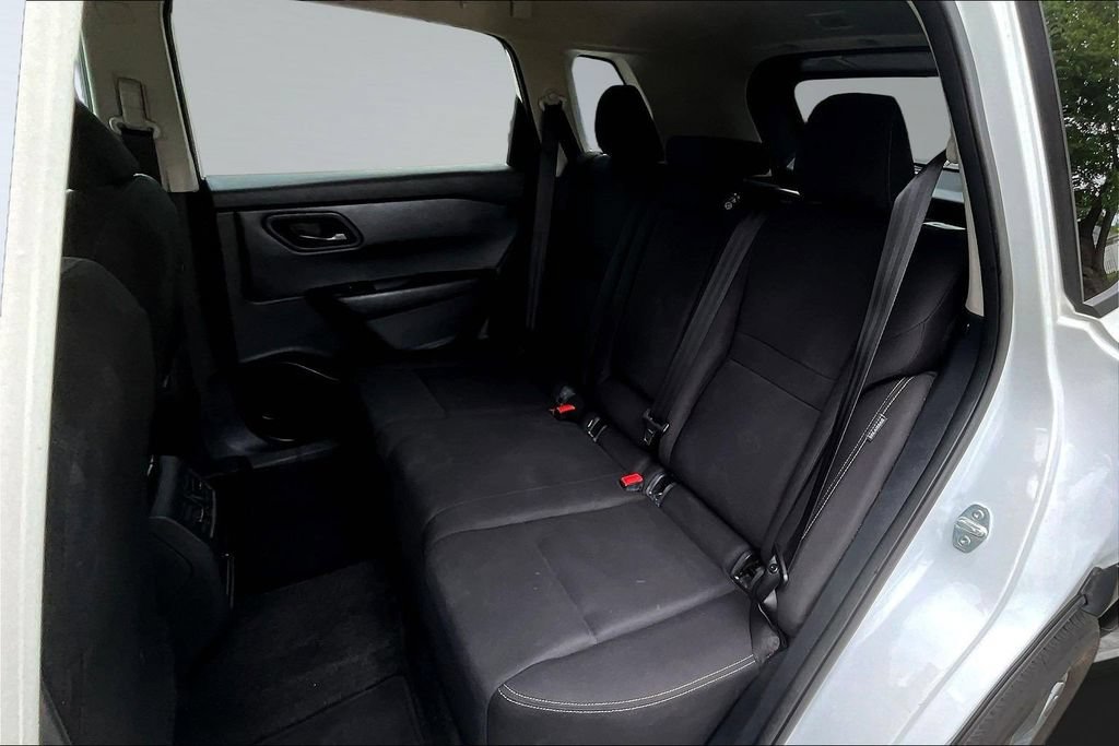 Used 2024 Nissan Rogue S FWD image 21