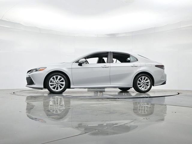 Used 2024 Toyota Camry LE w/ Convenience Package image 31