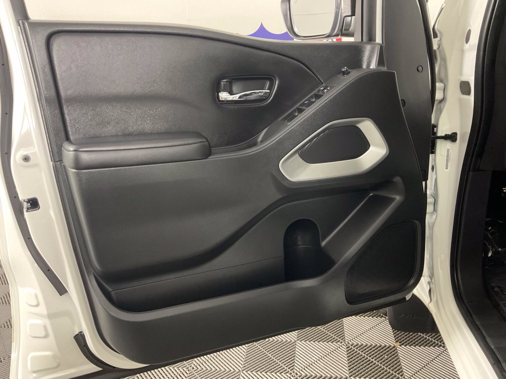 Used 2025 Nissan Frontier SV RWD image 12
