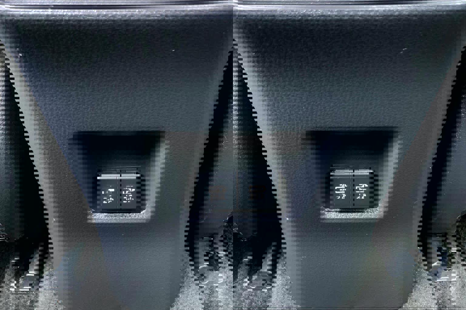 Used 2021 Toyota RAV4 XLE w/ Convenience Package image 34