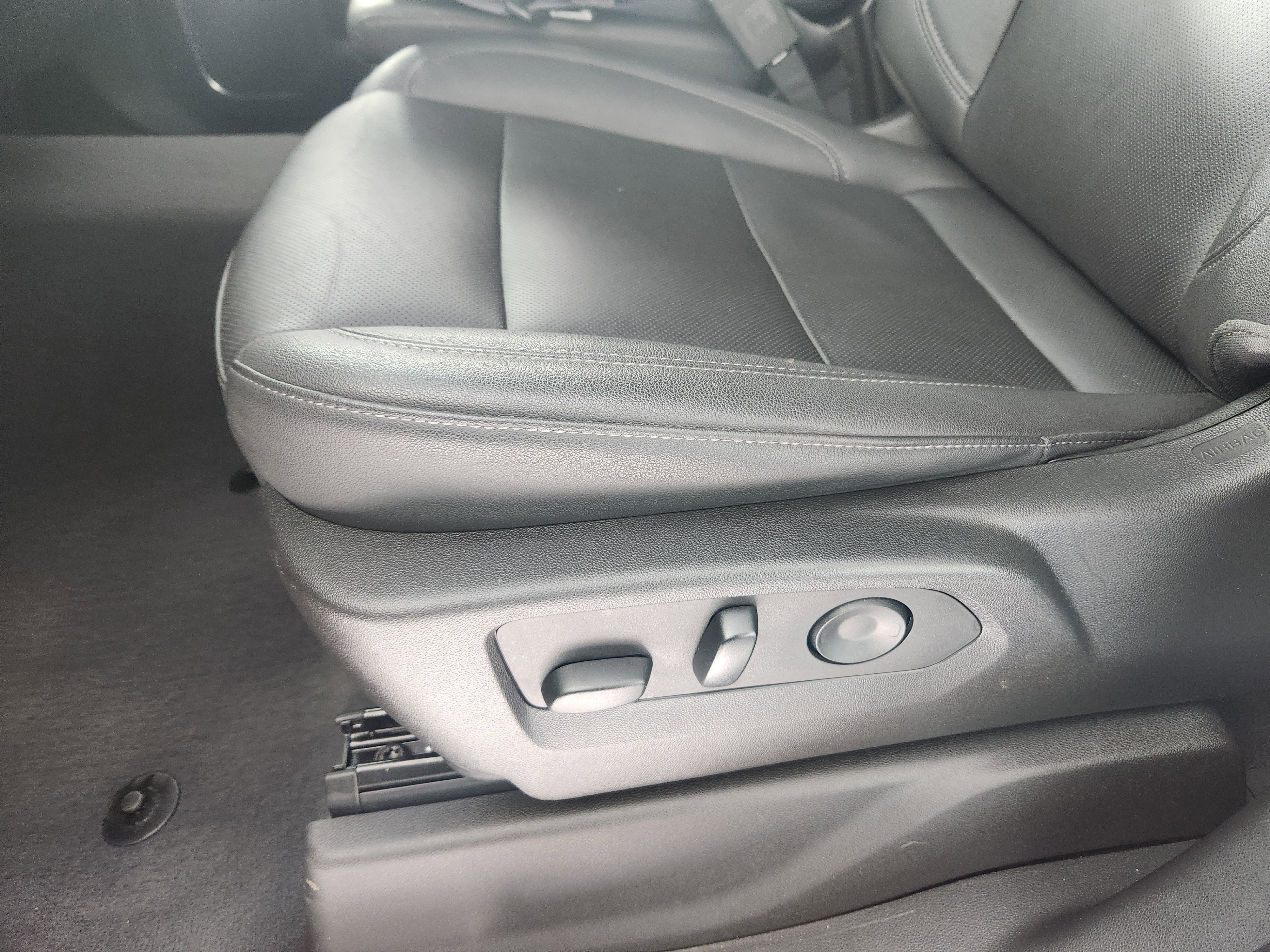 Used 2024 GMC Sierra 1500 SLT image 14