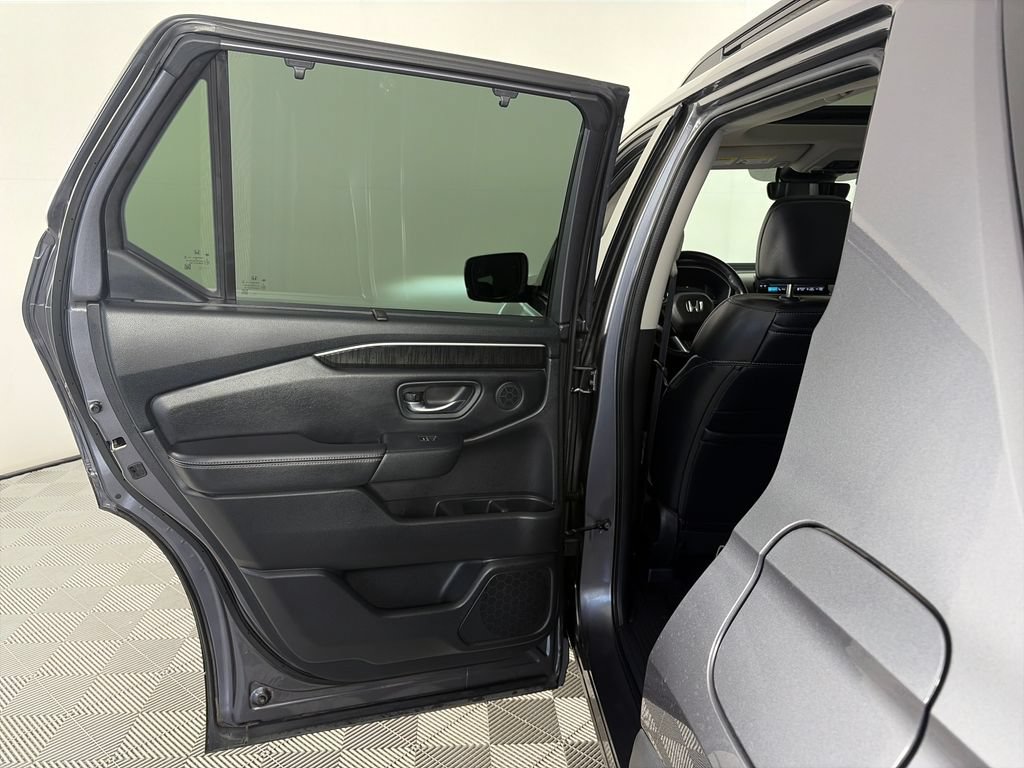 Used 2023 Honda Pilot Elite image 12