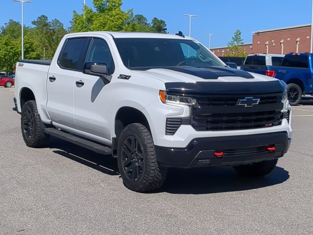 Used 2025 Chevrolet Silverado 1500 LT Trail Boss w/ Convenience Package II AWD/4WD image 1