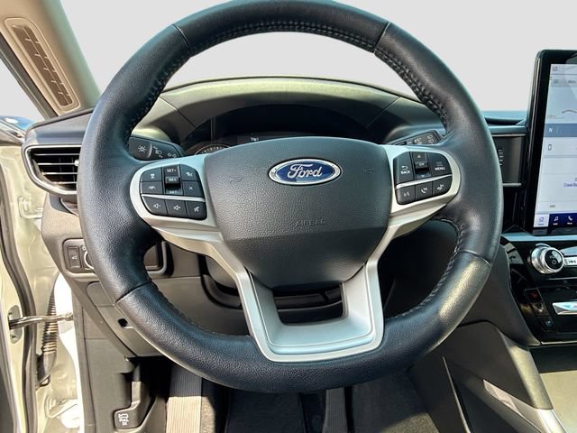 Certified 2023 Ford Explorer Limited w/ Limited Technology Package AWD/4WD image 17