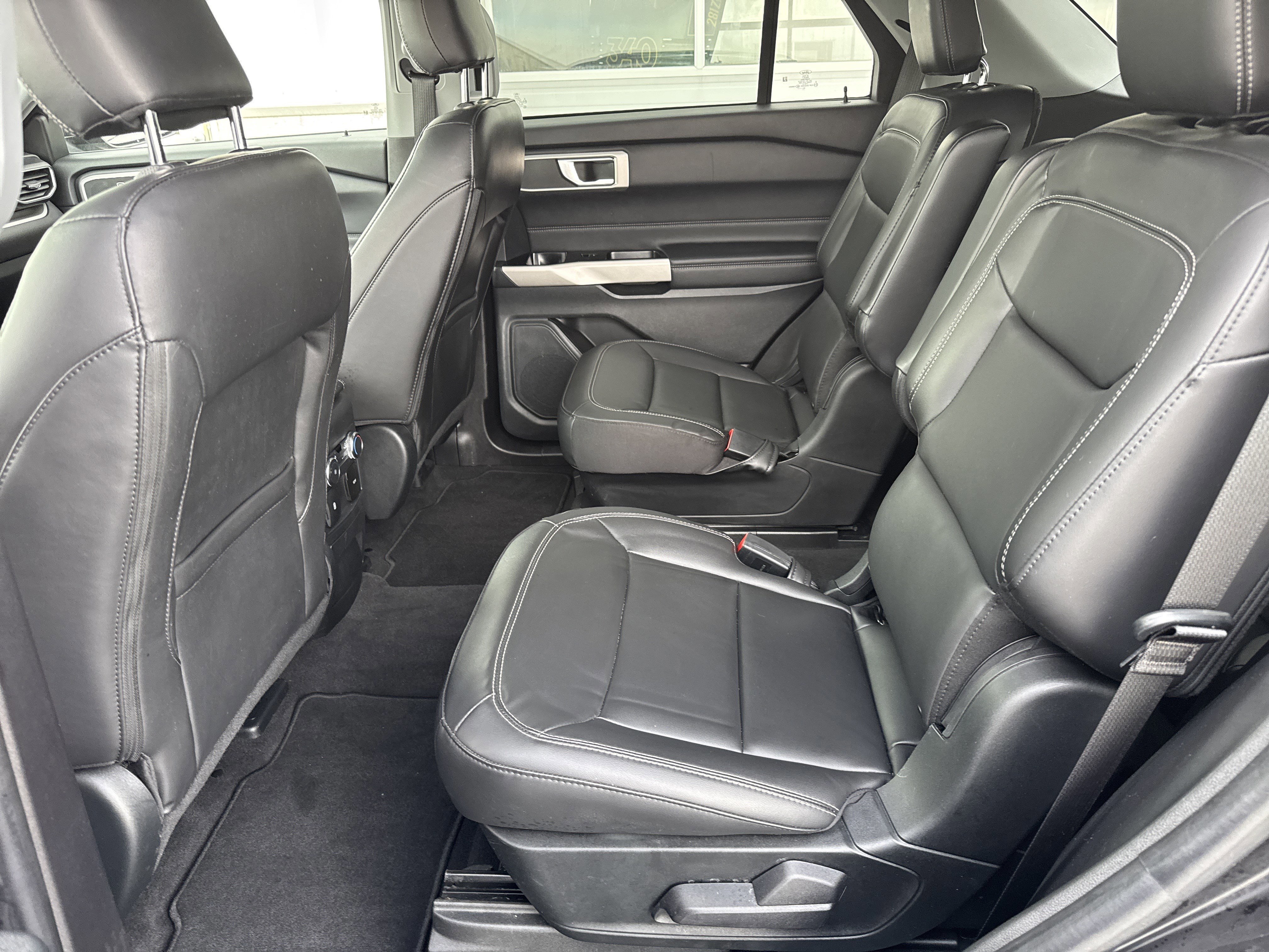 Certified 2022 Ford Explorer XLT w/ Equipment Group 202A image 27