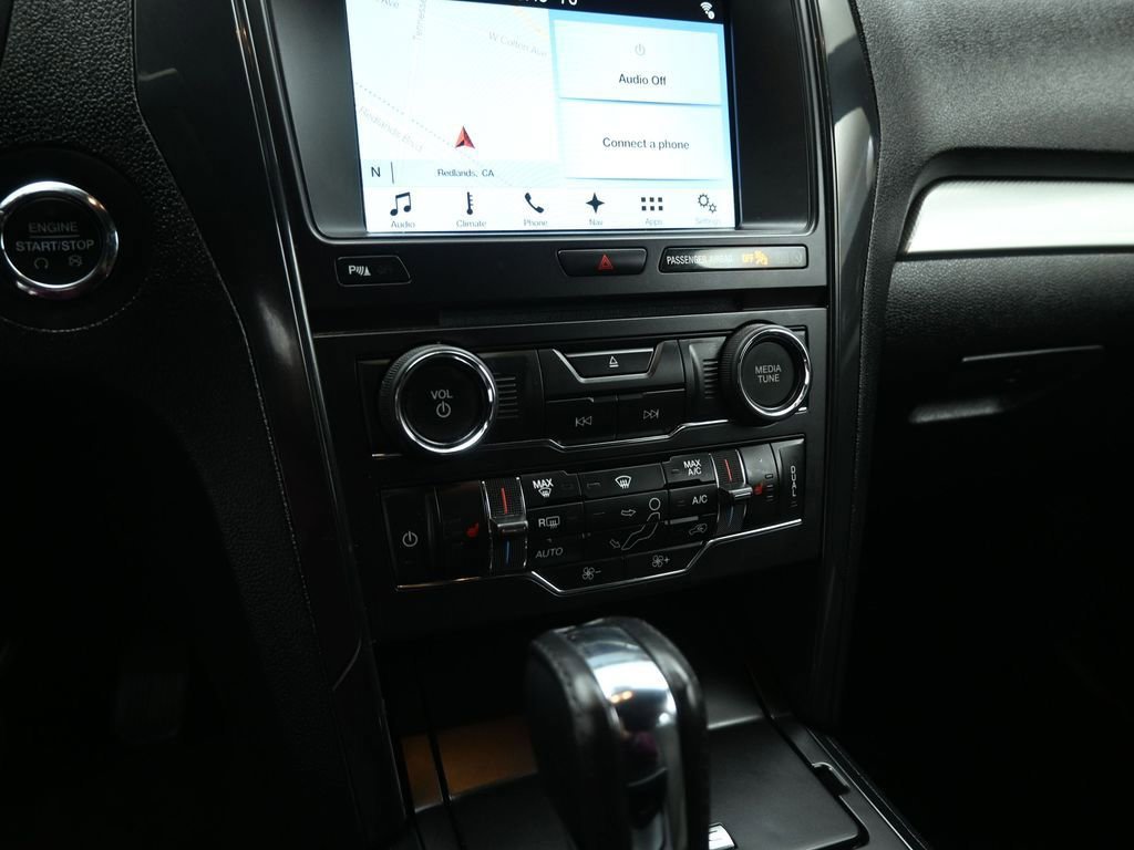 Certified 2017 Ford Explorer XLT w/ Equipment Group 202A image 43