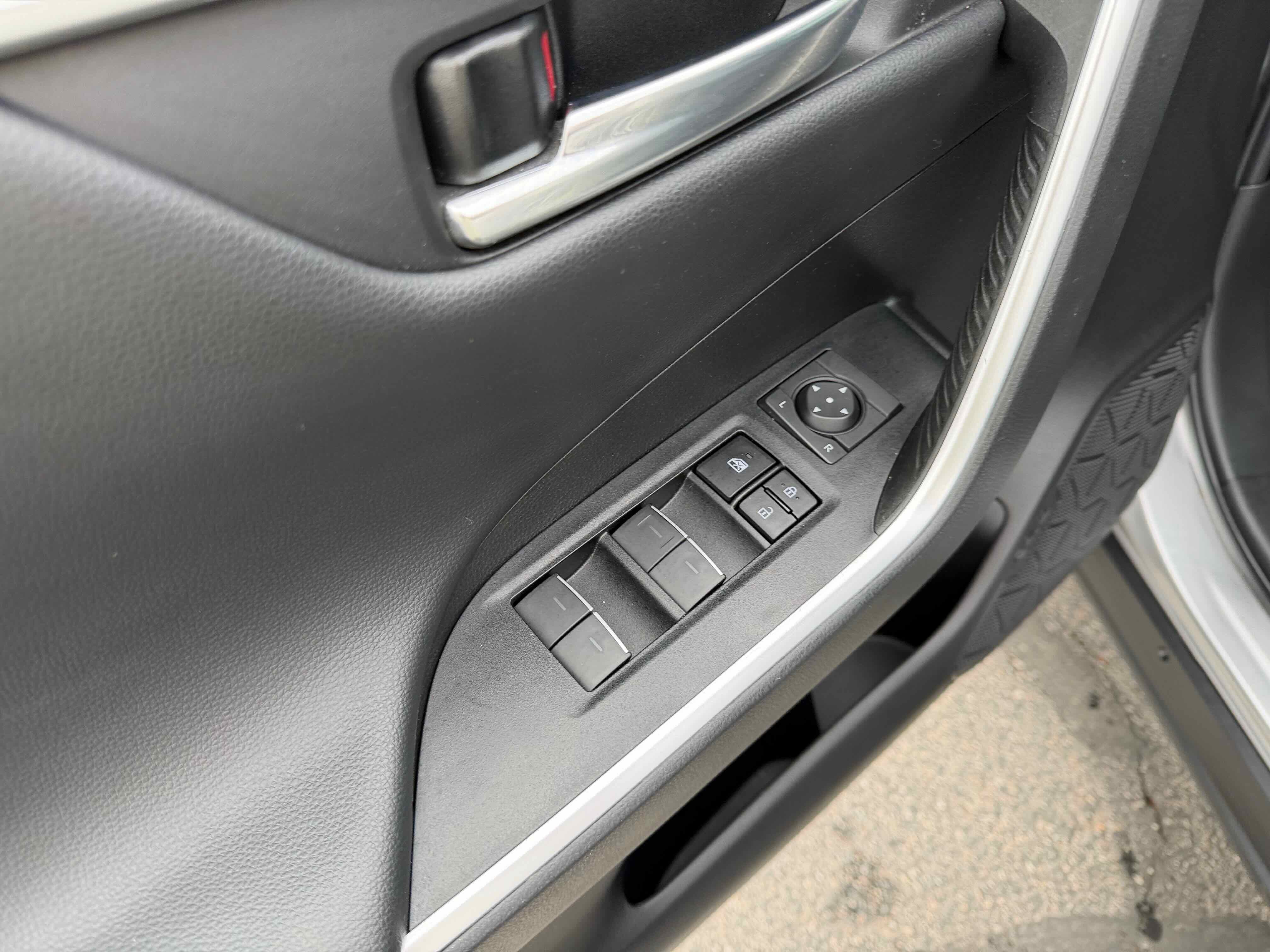 Used 2022 Toyota RAV4 XSE w/ XSE Grade Weather Package image 17