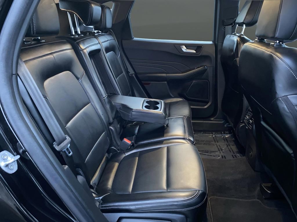 Certified 2025 Ford Escape Platinum image 40