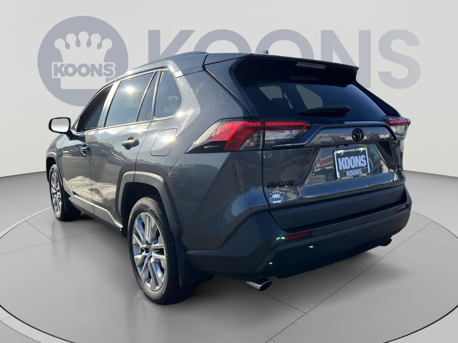 Used 2020 Toyota RAV4 XLE Premium AWD/4WD image 4