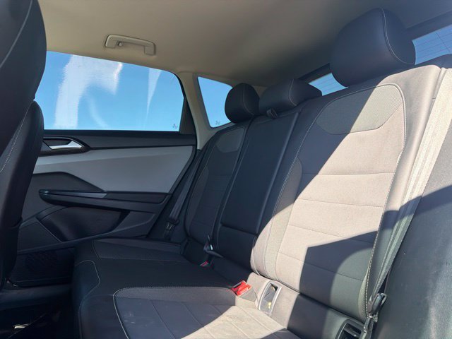 Used 2022 Volkswagen Taos SE FWD image 13