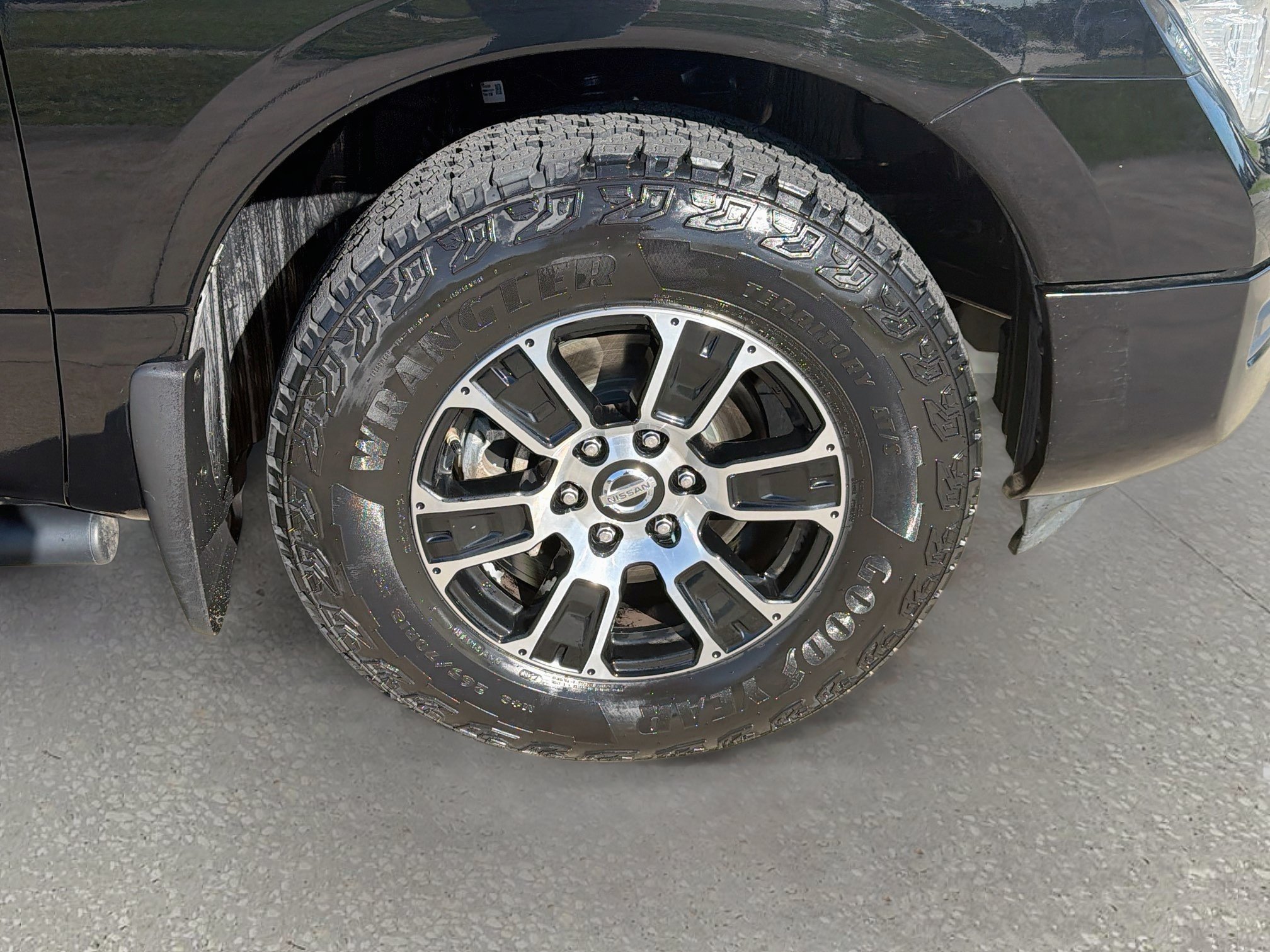 Used 2022 Nissan Titan SV w/ Accessory Utility Package RWD image 28