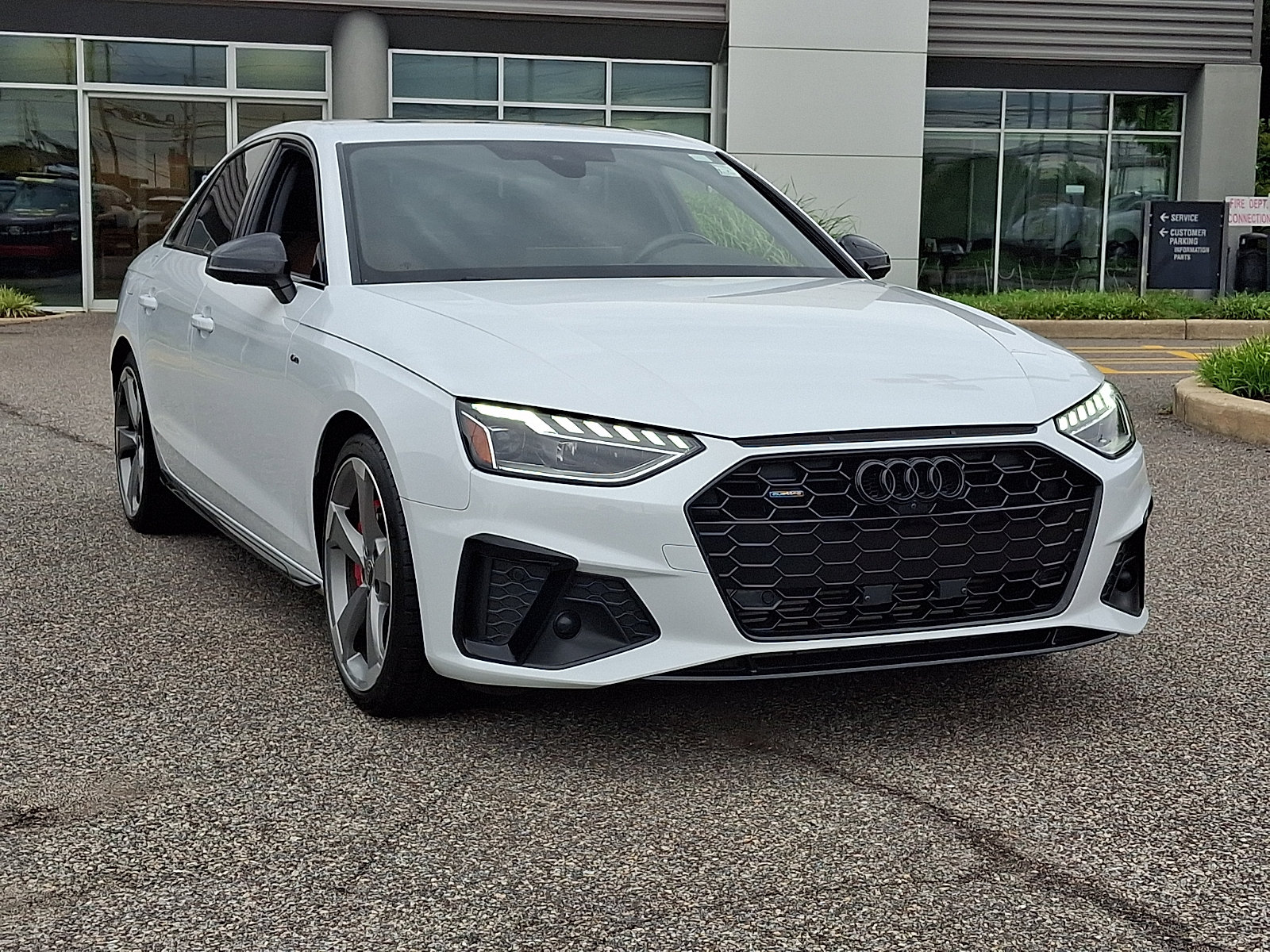 Used 2024 Audi A4 2.0T Premium Plus w/ Premium Plus Package AWD/4WD image 2