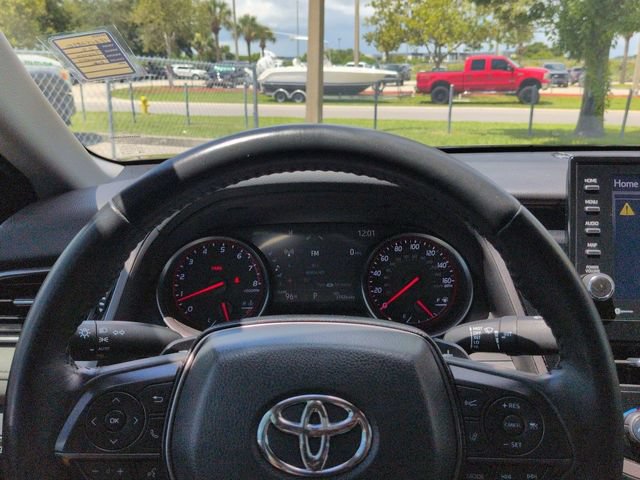 Used 2022 Toyota Camry XSE FWD image 28