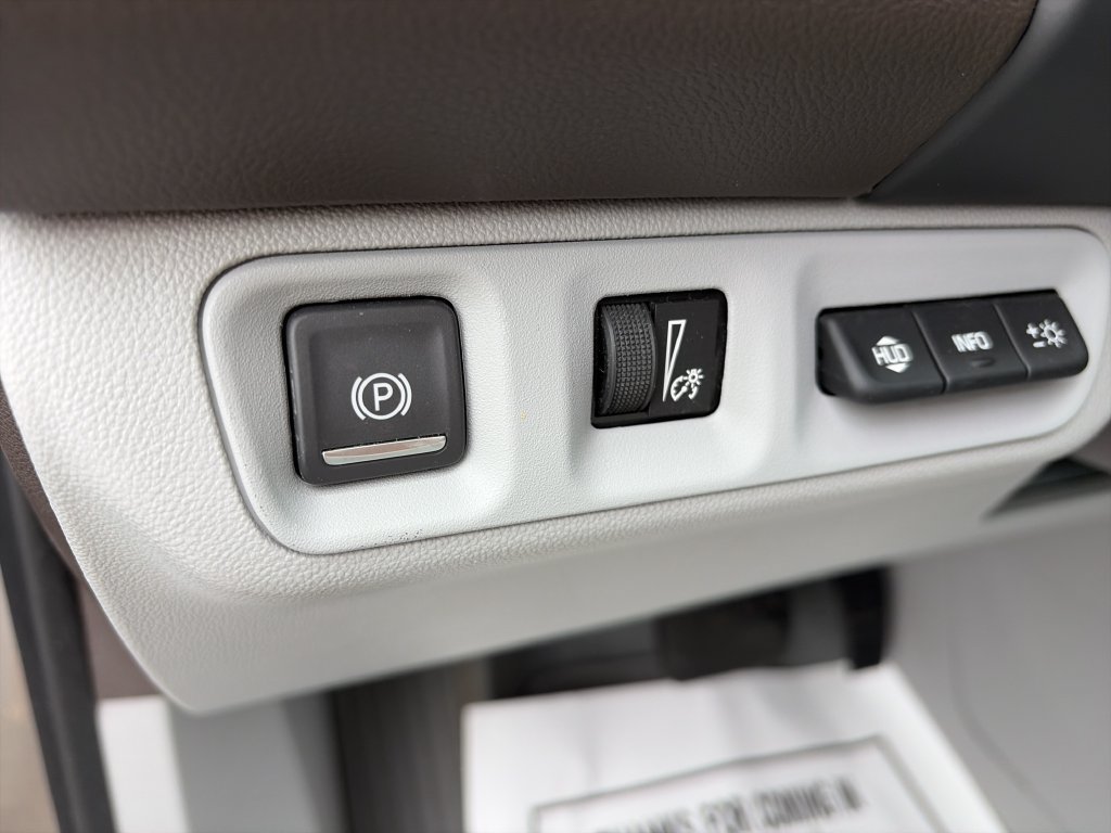 Used 2023 GMC Acadia SLT w/ Technology Package FWD image 21