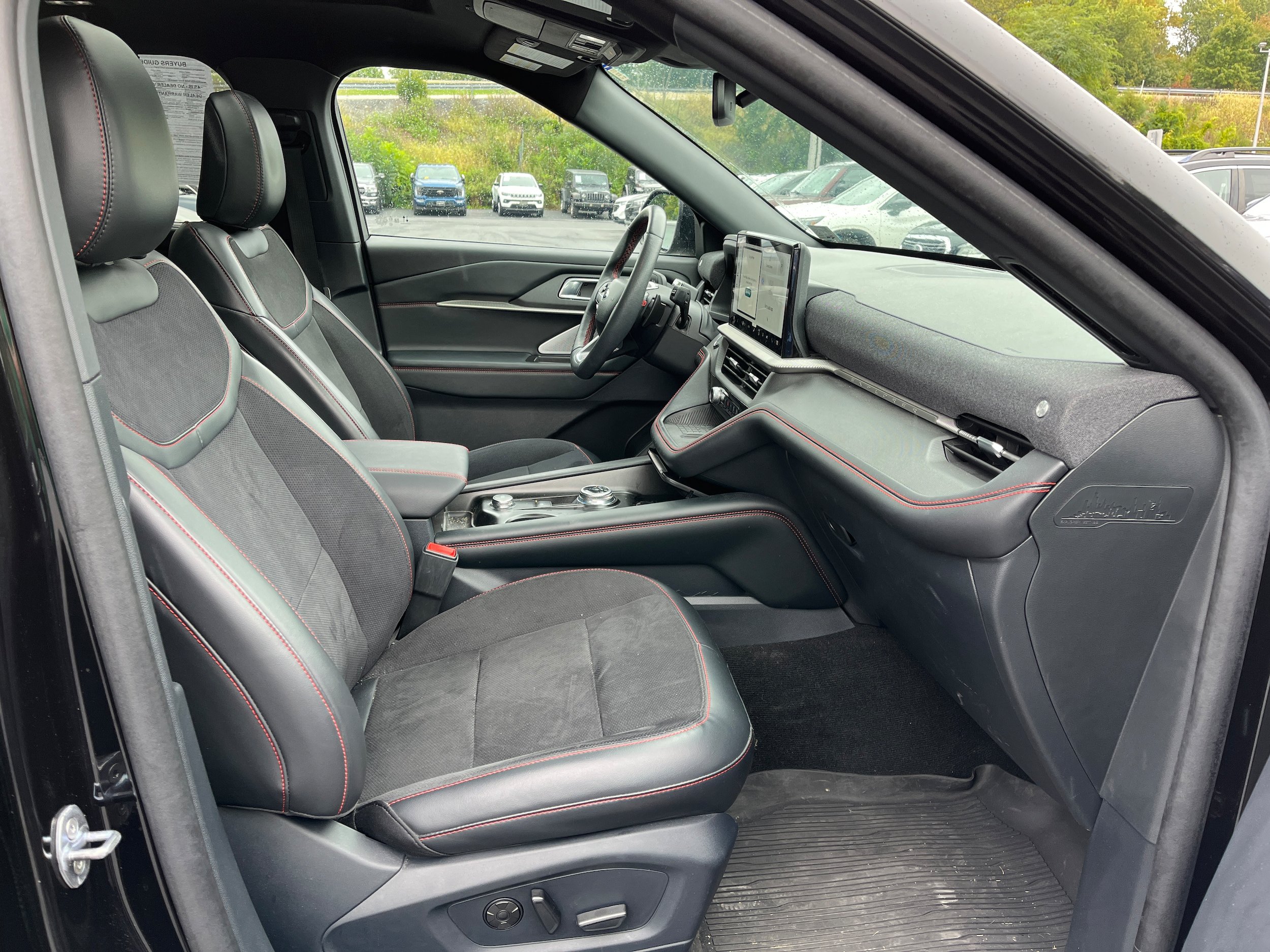 Certified 2025 Ford Explorer ST AWD/4WD image 6