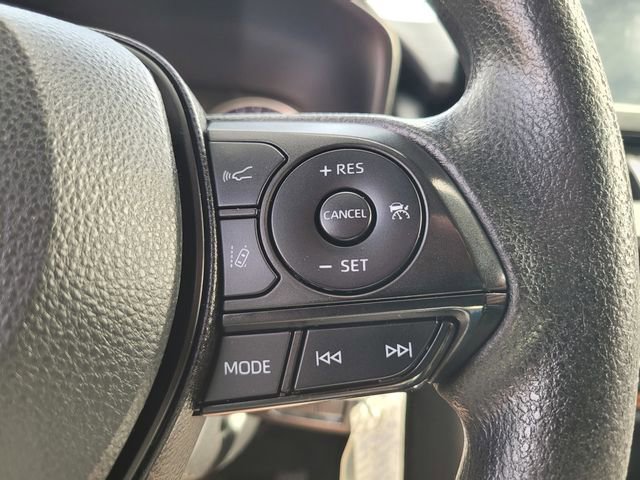 Used 2022 Toyota RAV4 LE image 26