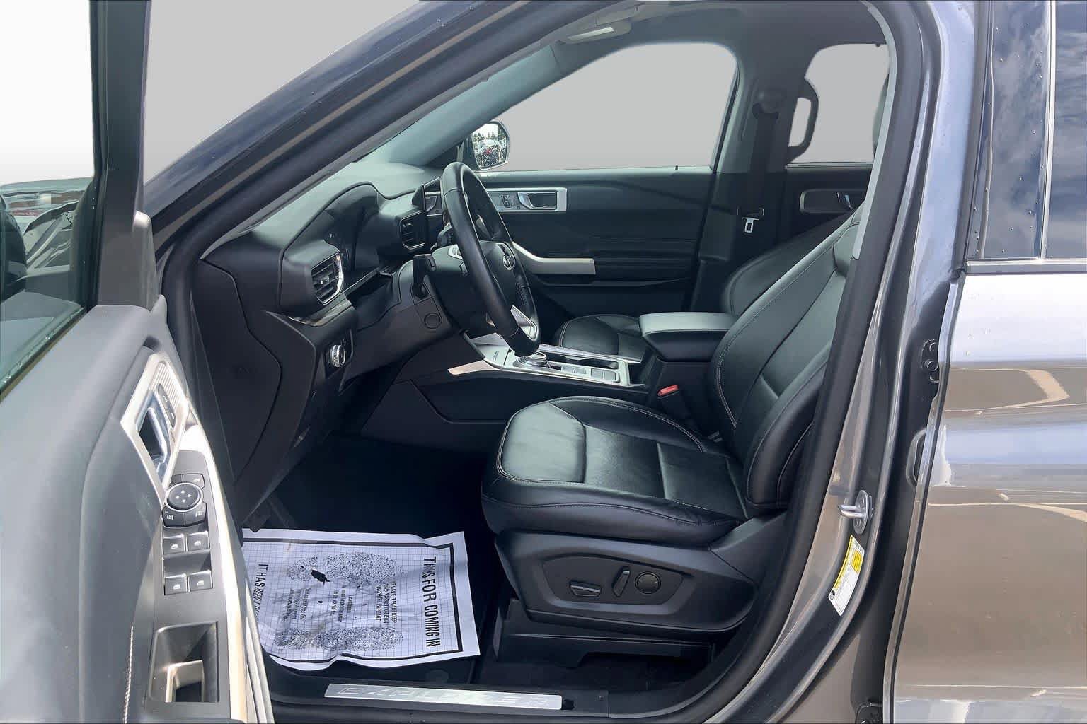 Certified 2022 Ford Explorer Limited w/ Equipment Group 301A RWD image 8